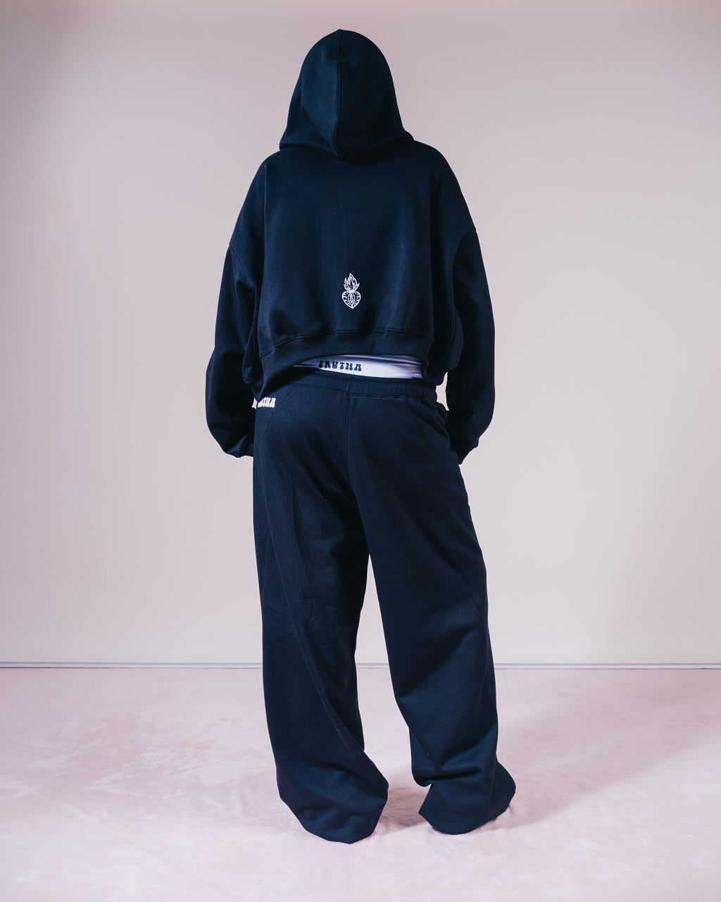 JOGGER CORE NEGRO